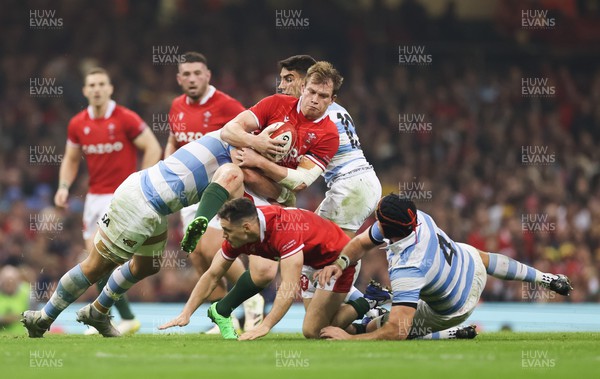 121122 - Wales v Argentina, Autumn Nations Series - Nick Tompkins of Wales is tackled by Marcos Kremer of Argentina