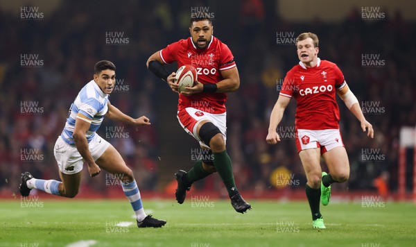 121122 - Wales v Argentina, Autumn Nations Series - Taulupe Faletau of Wales 