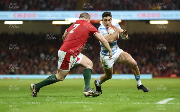 121122 - Wales v Argentina, Autumn Nations Series - Santiago Carreras of Argentina is tackled by Ken Owens of Wales 