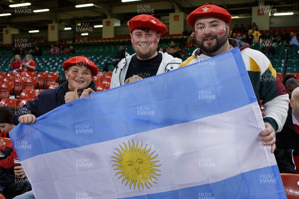 121122 - Wales v Argentina - Autumn Nations Series - Wales fans with Argentina flag before the match