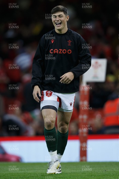 121122 - Wales v Argentina - Autumn Nations Series - Louis Rees-Zammit of Wales warms up ahead of the match