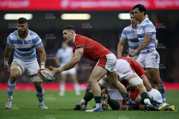121122 - Wales v Argentina - Autumn Nations Series - Tomos Williams of Wales passes the ball