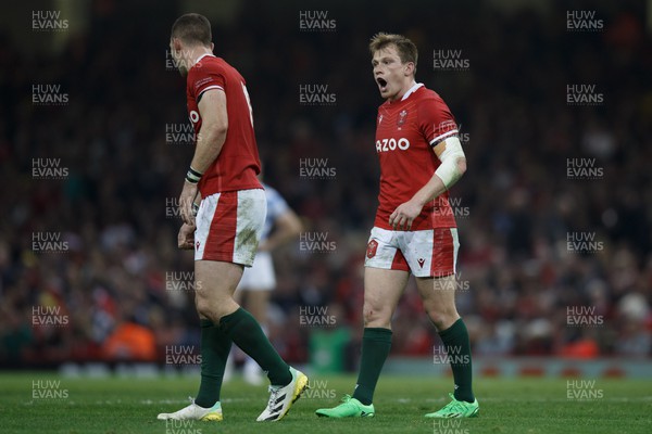 121122 - Wales v Argentina - Autumn Nations Series - Nick Tompkins of Wales encourages his team mates