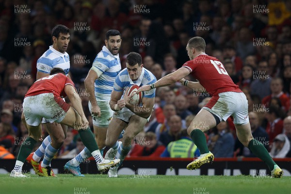 121122 - Wales v Argentina - Autumn Nations Series - Emiliano Boffelli of Argentina is tackled by George North of Wales