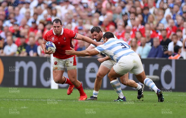 141023 - Wales v Argentina - Rugby World Cup Quarter Final - Ryan Elias of Wales is tackled by Francisco Gomez Kodela of Argentina 