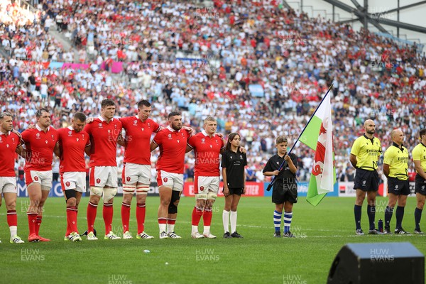 141023 - Wales v Argentina - Rugby World Cup Quarter Final - Wales sing the anthem