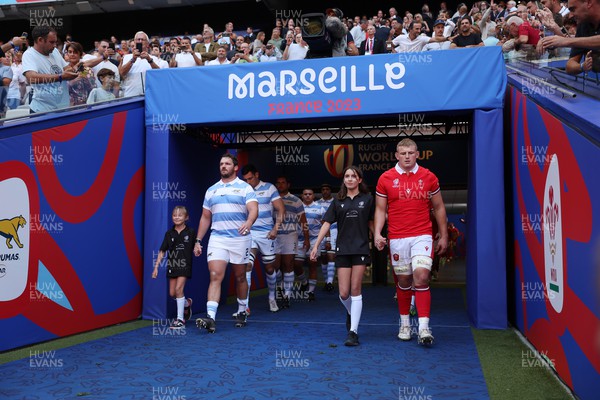 141023 - Wales v Argentina - Rugby World Cup Quarter Final - Jac Morgan of Wales leads out Wales