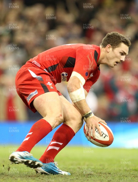 161113 - Wales v Argentina - Dove Men Series - George North of Wales runs in their second try  