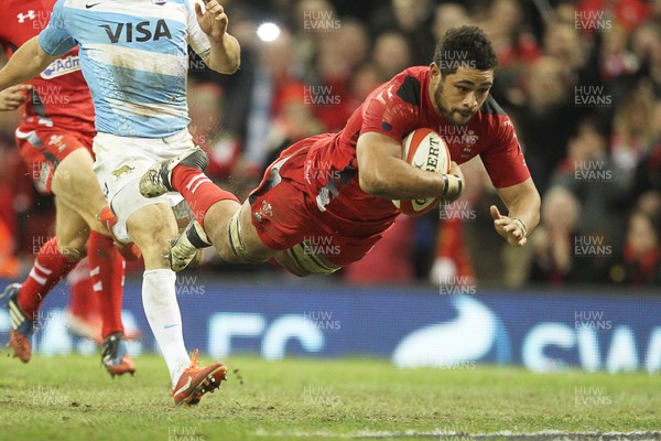 161113 - Wales v Argentina - Dove Men Series - Toby Faletau of Wales scores a try 