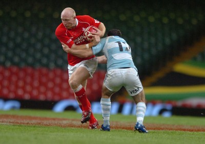 18.08.07 - Wales v Argentina - Invesco Perpetual 2007 Summer Series - Wales' Tom Shanklin is tackled by Argentina's Felipe Contepomi 