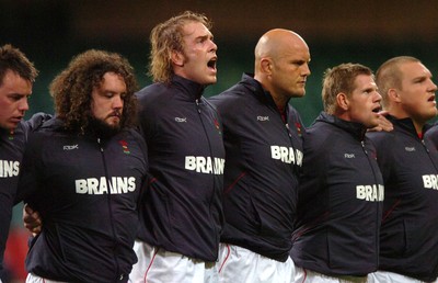 18.08.07 - Wales v Argentina - Invesco Perpetual 2007 Summer Series - Alun Wyn Jones(c) lines up for the anthems 