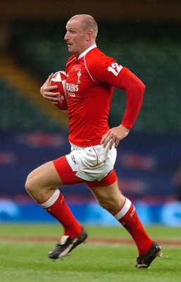 18.08.07 - Wales v Argentina - Invesco Perpetual 2007 Summer Series - Wales' Gareth Thomas 