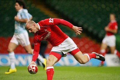 18.08.07  Wales v Argentina Wales Gareth Thomas scores try 
