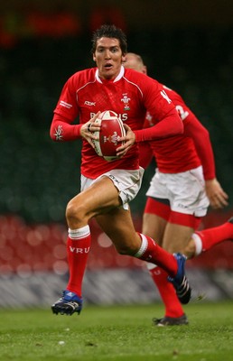 18.08.07  Wales v Argentina Wales James Hook finds space 