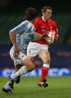 18.08.07  Wales v Argentina Wales Kevin Morgan takes on Lucas Borges 
