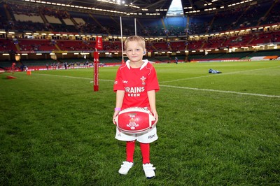 18.08.07  Wales v Argentina... Six year old Rhys Harris the Wales team mascot 