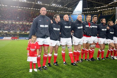 18.08.07  Wales v Argentina Six year old Rhys Harris with captain Gareth Thomas 