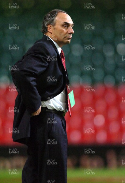 18.08.07 - Wales v Argentina - Invesco Perpetual 2007 Summer Series - Argentina Head Coach, Marcelo Loffreda 