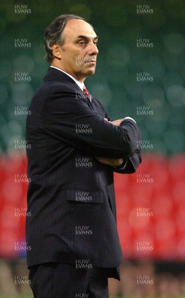 18.08.07 - Wales v Argentina - Invesco Perpetual 2007 Summer Series - Argentina Head Coach, Marcelo Loffreda 