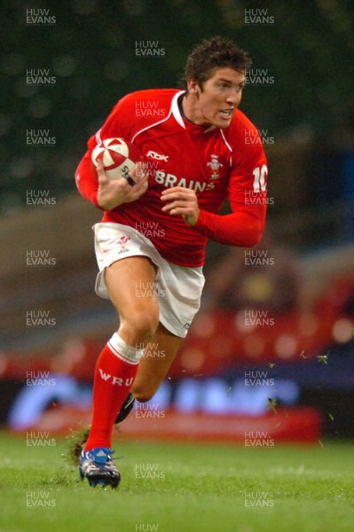 18.08.07 - Wales v Argentina - Invesco Perpetual 2007 Summer Series - Wales' James Hook 