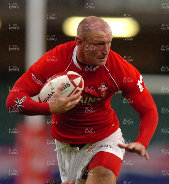18.08.07 - Wales v Argentina - Invesco Perpetual 2007 Summer Series - Wales' Gareth Thomas 