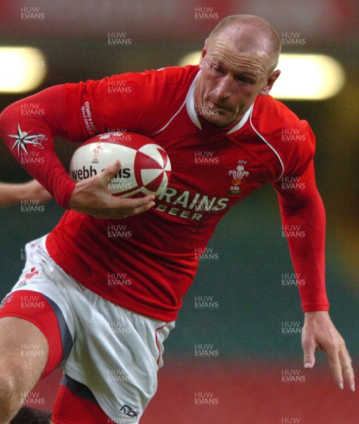 18.08.07 - Wales v Argentina - Invesco Perpetual 2007 Summer Series - Wales' Gareth Thomas 