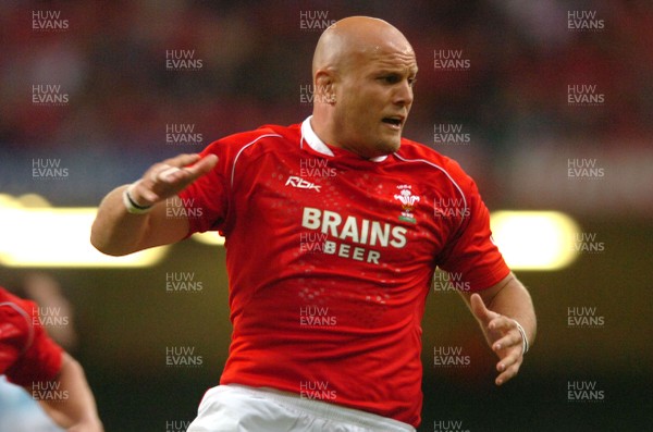 18.08.07 - Wales v Argentina - Invesco Perpetual 2007 Summer Series - Wales' Will James 