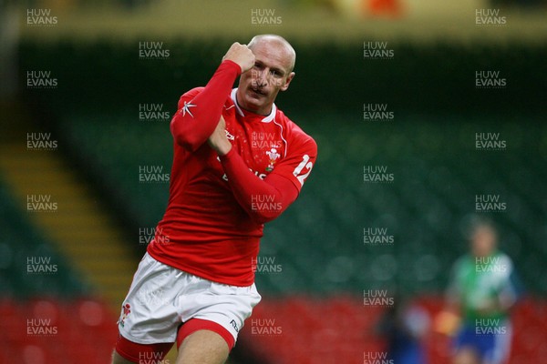 18.08.07  Wales v Argentina Wales Gareth Thomas celebrates try 