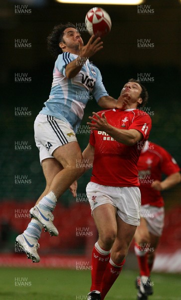 18.08.07  Wales v Argentina Wales Mark Jones is beaten to the ball by Augustin Pichot 
