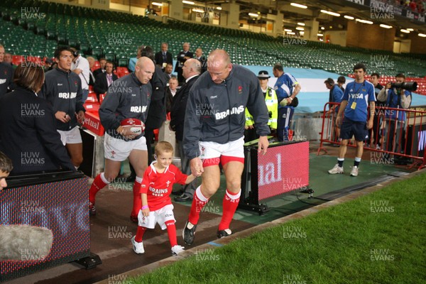 18.08.07  Wales v Argentina Six year old Rhys Harris with captain Gareth Thomas 