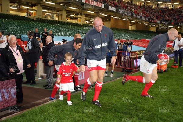 18.08.07  Wales v Argentina Six year old Rhys Harris with captain Gareth Thomas 