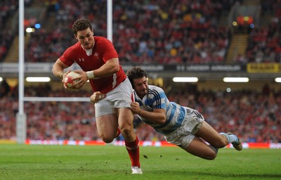 20.08.11 - Wales v Argentina - RWC Warm-Up Match - George North of Wales dives in to score try. 