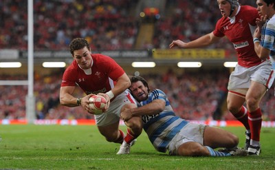 20.08.11 - Wales v Argentina - RWC Warm-Up Match - George North of Wales dives in to score try. 