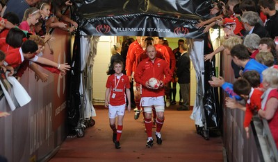 20.08.11 - Wales v Argentina - RWC Warm-Up Match - Martyn Williams of Wales leads out his side. 