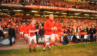 20.08.11 - Wales v Argentina - RWC Warm-Up Match - Martyn Williams of Wales leads out his side. 