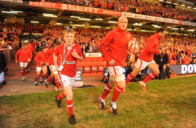 20.08.11 - Wales v Argentina - RWC Warm-Up Match - Martyn Williams of Wales leads out his side. 