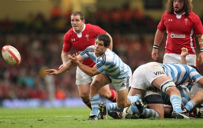 20.08.11 Wales v Argentina. Argentina's Nicolas Vergallo passes. 