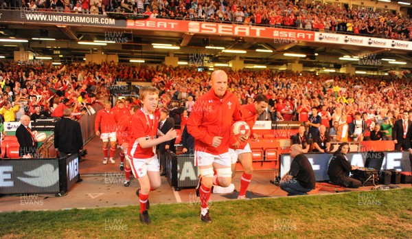 20.08.11 - Wales v Argentina - RWC Warm-Up Match - Martyn Williams of Wales leads out his side. 