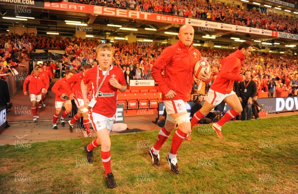 20.08.11 - Wales v Argentina - RWC Warm-Up Match - Martyn Williams of Wales leads out his side. 