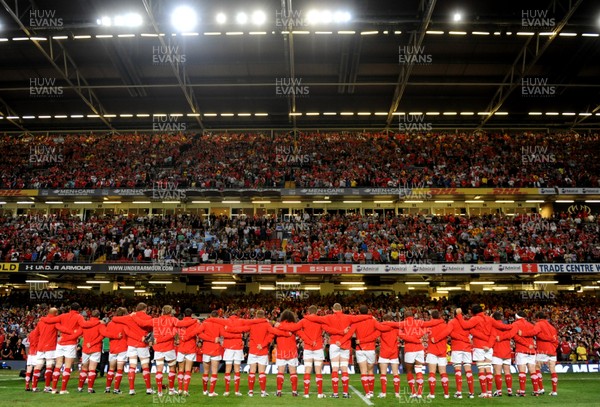 20.08.11 - Wales v Argentina - RWC Warm-Up Match - Wales players line up for the national anthems. 