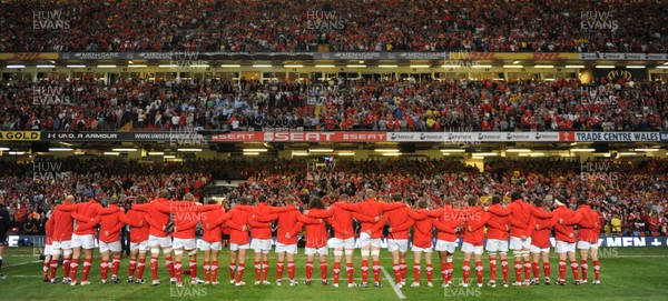 20.08.11 - Wales v Argentina - RWC Warm-Up Match - Wales players line up for the national anthems. 