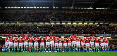 21.11.09 - Wales v Argentina - Invesco Perpetual Series 2009 - Wales players line up for the national anthems. 