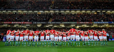 21.11.09 - Wales v Argentina - Invesco Perpetual Series 2009 - Wales players line up for the national anthems. 