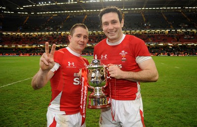 21.11.09 - Wales v Argentina - Invesco Perpetual Series 2009 - Wales' try scorers Shane Williams and Stephen Jones celebrate at the end of the game. 