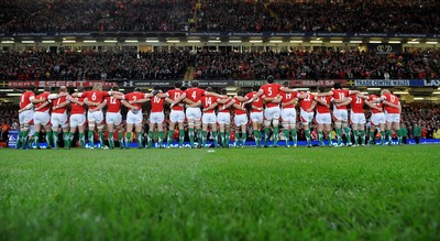 21.11.09 - Wales v Argentina - Invesco Perpetual Series 2009 - Wales players line up for the national anthems. 