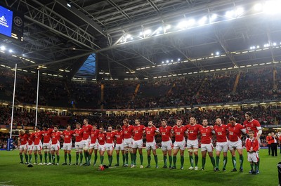 21.11.09 - Wales v Argentina - Invesco Perpetual Series 2009 - Wales players line up for the national anthems. 