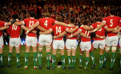 21.11.09 - Wales v Argentina - Invesco Perpetual Series 2009 - Wales players line up for the national anthems. 
