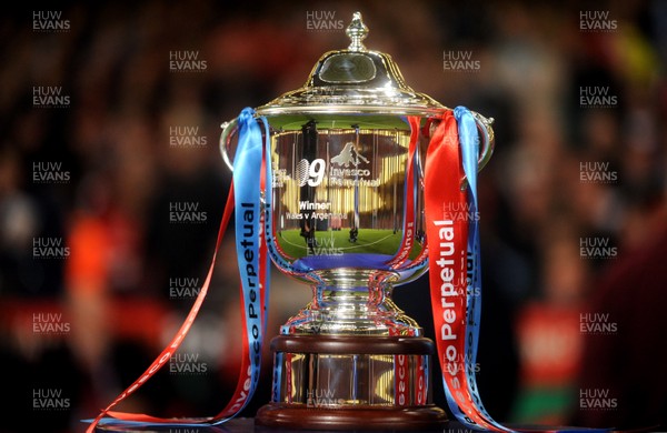 21.11.09 - Wales v Argentina - Invesco Perpetual Series 2009 - Invesco Perpetual winners trophy. 