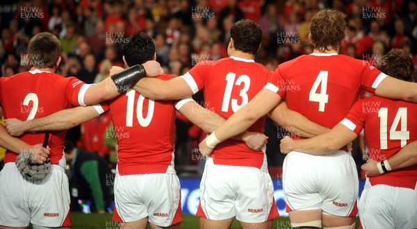 21.11.09 - Wales v Argentina - Invesco Perpetual Series 2009 - Wales players line up for the national anthems. 