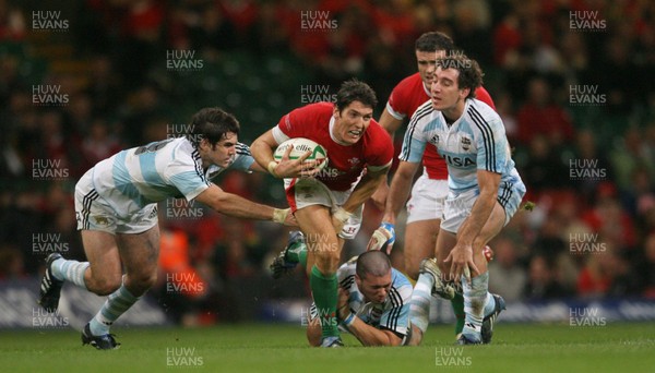 21.11.09 - Wales v Argentina... Wales' James Hook finds space. 